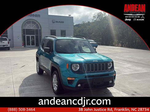 Used 2022 Jeep Renegade Latitude AWD/4WD image 1