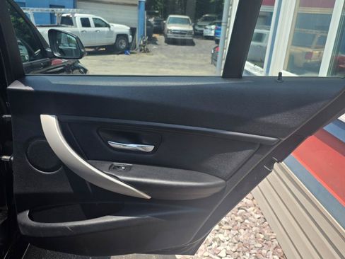 Used 2014 BMW 320i xDrive Sedan AWD/4WD image 33