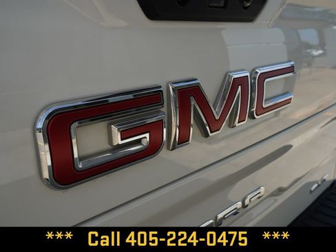 Used 2025 GMC Sierra 1500 SLT AWD/4WD image 5