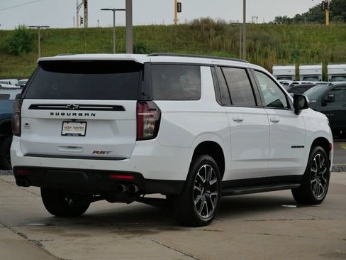 Used 2023 Chevrolet Suburban RST w/ Sport Performance Package AWD/4WD image 6