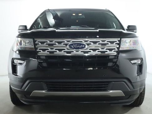 Used 2019 Ford Explorer XLT w/ Equipment Group 202A image 5