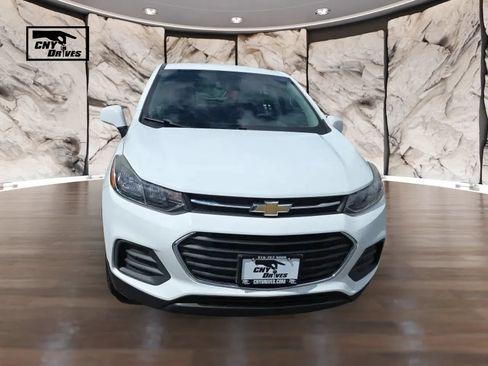 Used 2017 Chevrolet Trax LS AWD/4WD image 2