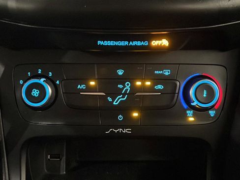 Used 2017 Ford Focus SE image 28