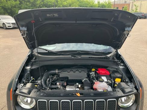 Used 2023 Jeep Renegade Latitude AWD/4WD image 25