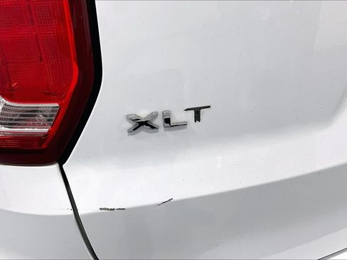 Used 2017 Ford Explorer XLT AWD/4WD image 37