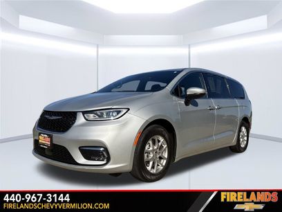 Used 2023 Chrysler Pacifica Touring