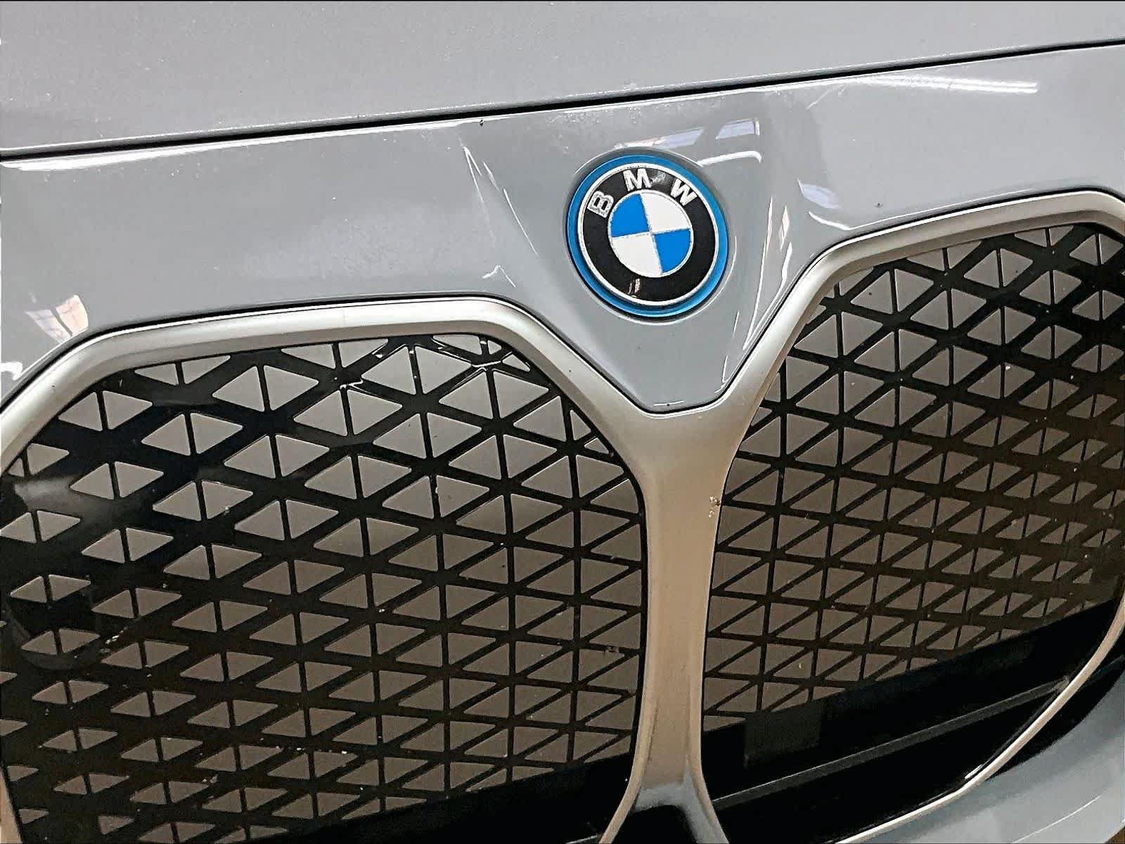 Used 2025 BMW i4 eDrive40 w/ M Sport Package RWD image 32