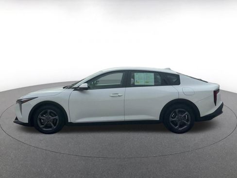 Used 2025 Kia K4 LXS image 9