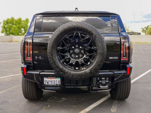 Used 2026 GMC Hummer EV SUV w/ LPO, Dark Essentials Package AWD/4WD image 10
