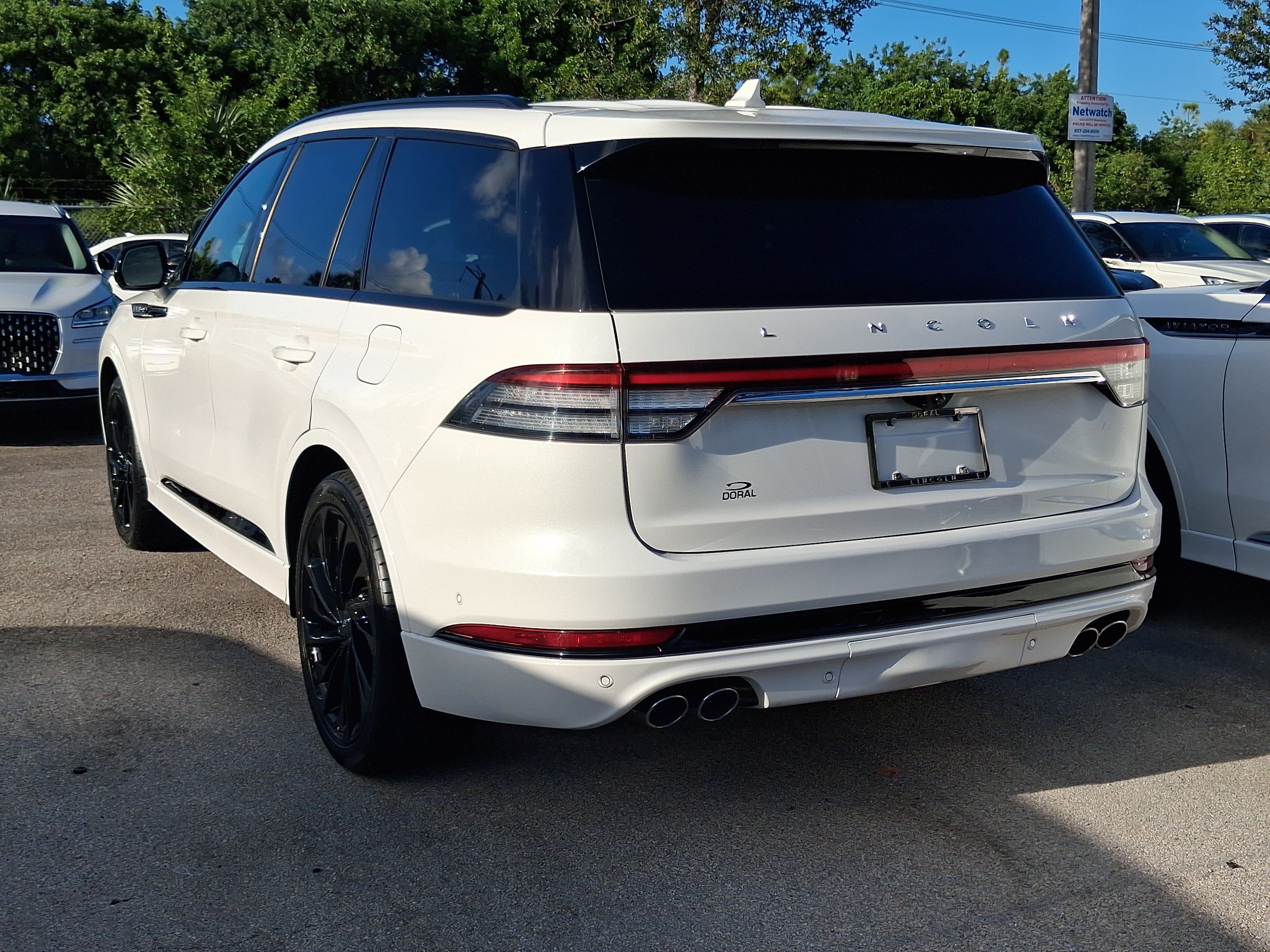 Certified 2023 Lincoln Aviator Reserve w/ Jet Package RWD image 3
