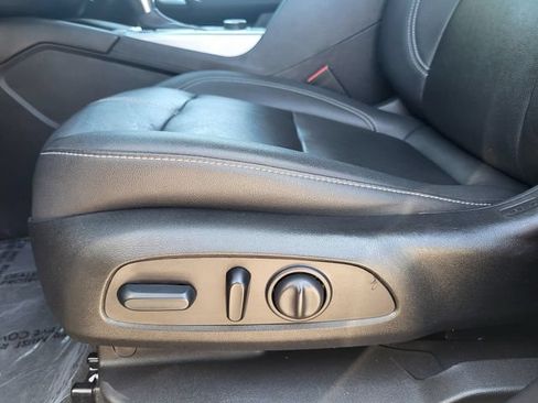 Used 2024 Chevrolet Blazer LT FWD image 17