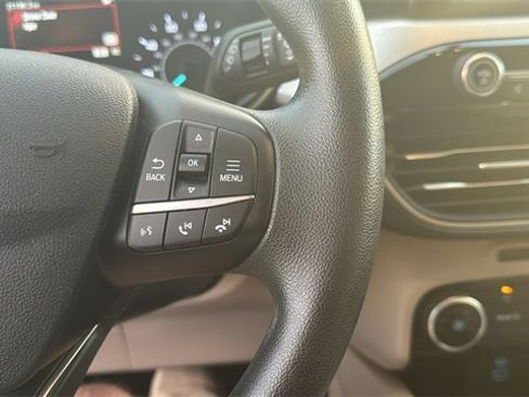Used 2022 Ford Escape SE image 16