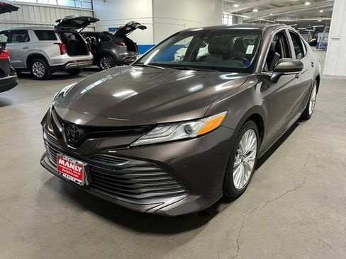 Used 2018 Toyota Camry XLE w/ Audio Package FWD image 7