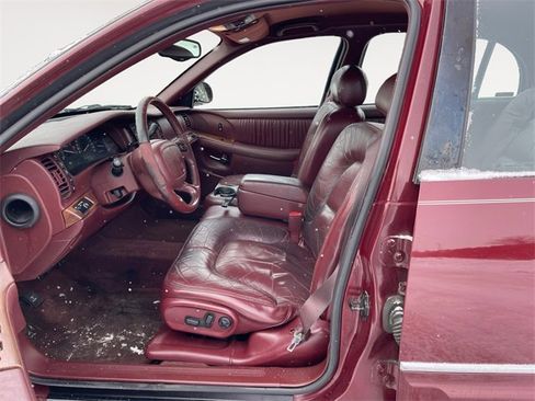 Used 1999 Buick Park Avenue w/ Seating Pkg image 9