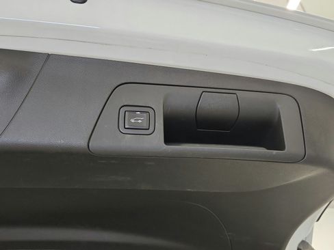 Used 2023 Buick Envision Essence FWD image 27