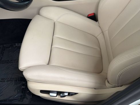 Used 2020 BMW 530i w/ Premium Package RWD image 14