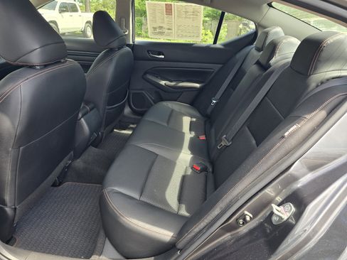 Certified 2022 Nissan Altima 2.5 SR w/ Midnight Edition Package FWD image 10