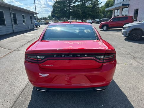 Used 2022 Dodge Charger SXT RWD image 4