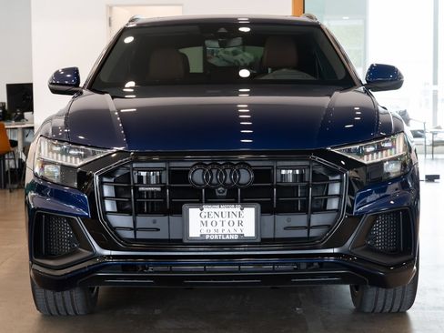Used 2022 Audi Q8 Prestige w/ Prestige Package AWD/4WD image 2