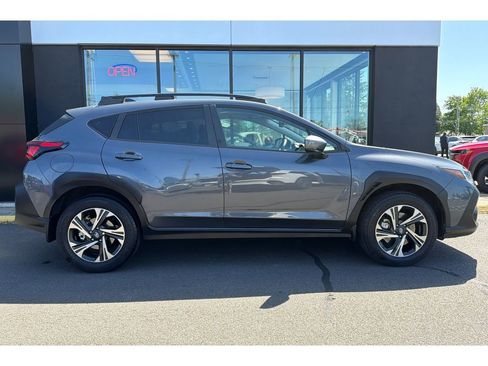Used 2024 Subaru Crosstrek 2.0i Premium AWD/4WD image 3