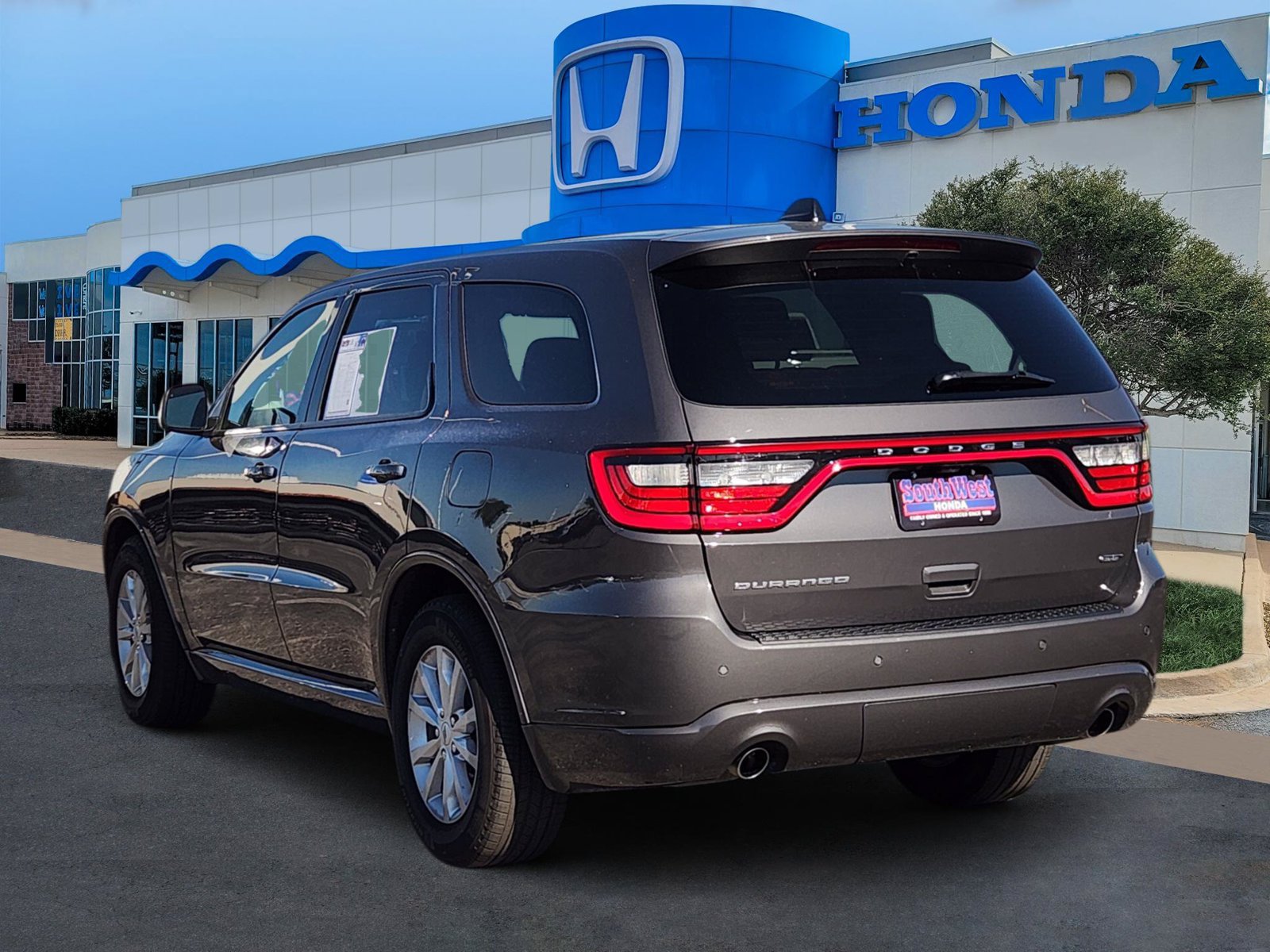 Used 2025 Dodge Durango GT RWD image 4