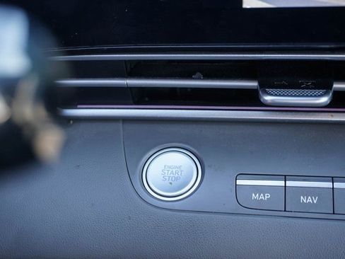 Used 2024 Hyundai Elantra SEL w/ Convenience Package image 24