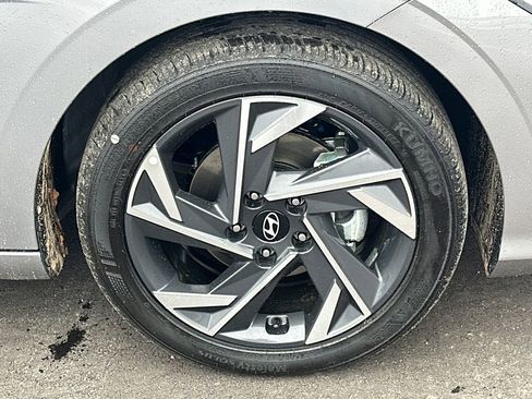 New 2025 Hyundai Elantra Sport image 12