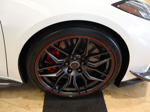 Used 2023 Chevrolet Corvette Z06 w/ Z07 Performance Package RWD image 35