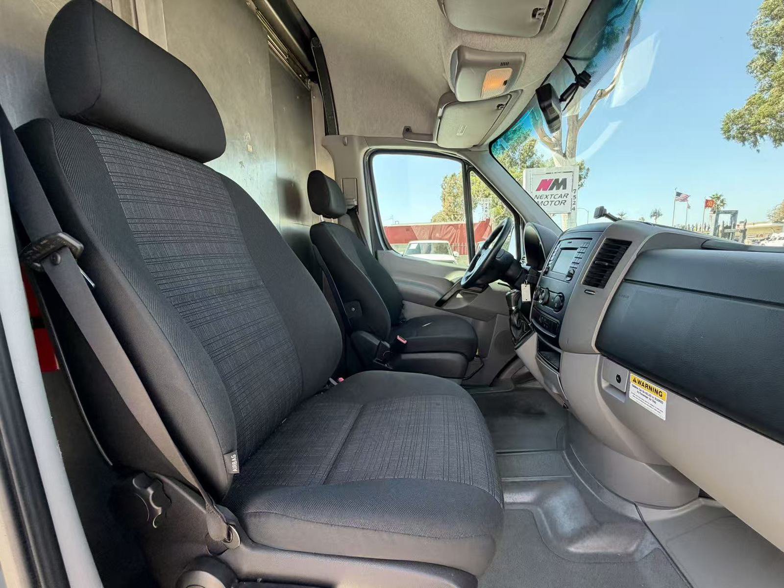 Used 2018 Mercedes-Benz Sprinter 2500 image 8