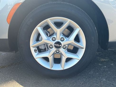 Used 2025 Kia Soul LX w/ LX Technology Package image 28