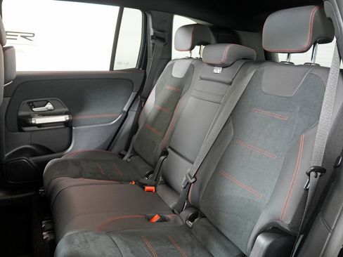 Certified 2022 Mercedes-Benz GLB 250 4MATIC image 32
