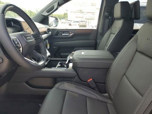 New 2026 GMC Yukon Denali w/ Denali Reserve Package AWD/4WD image 19