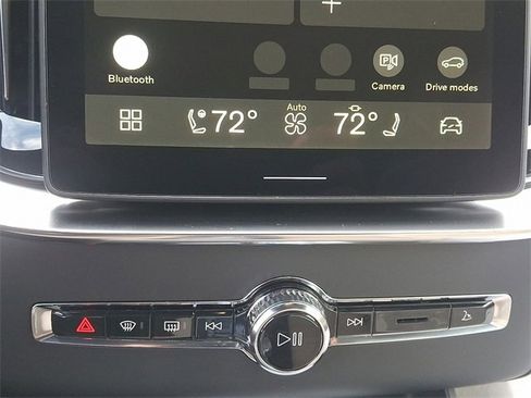 New 2026 Volvo XC90 B6 Plus w/ Protection Package Premier image 9