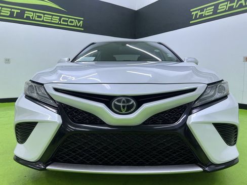 Used 2019 Toyota Camry XSE FWD image 3