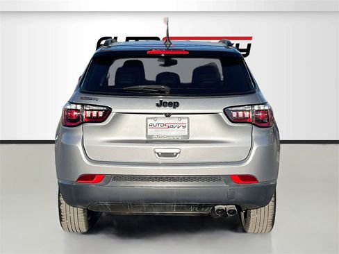 Used 2020 Jeep Compass Latitude image 6