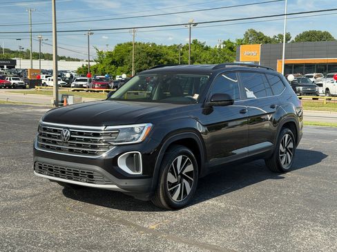Used 2024 Volkswagen Atlas SE FWD image 1