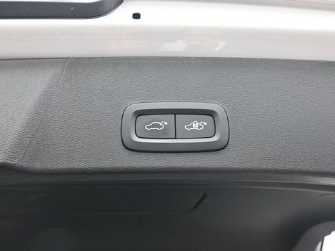 Used 2023 Volvo XC40 B5 Plus w/ Driver Assist Package AWD/4WD image 31