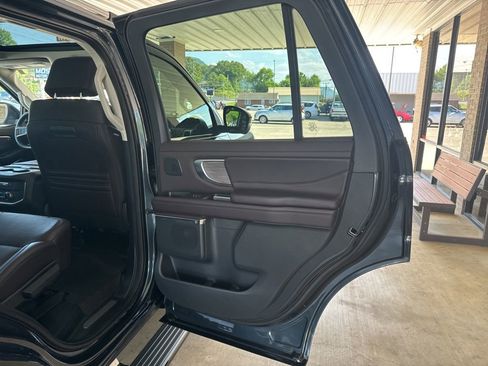 Certified 2025 Ford Expedition Platinum w/ Platinum Ultimate Package AWD/4WD image 28