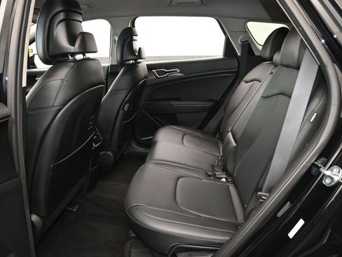 Used 2025 Kia Sportage EX image 35