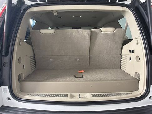 Used 2019 Cadillac Escalade Luxury AWD/4WD image 23