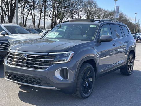 New 2026 Volkswagen Atlas SE FWD image 3