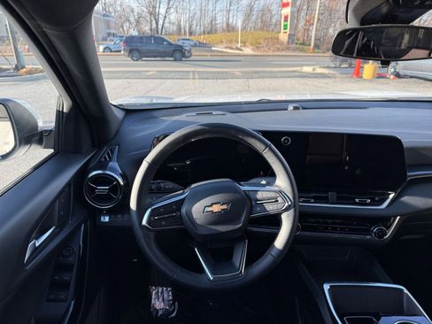 Used 2025 Chevrolet Equinox LT image 28