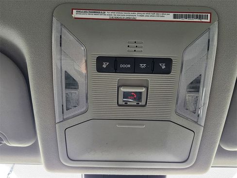 Used 2020 Toyota RAV4 LE image 21