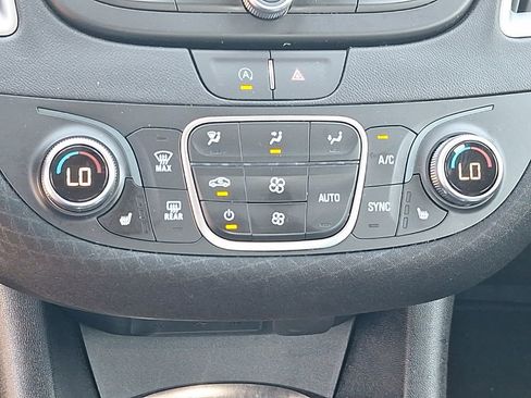 Used 2025 Chevrolet Malibu LT FWD image 28