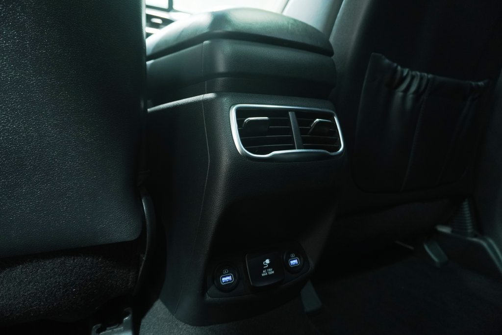 Used 2023 Hyundai Santa Fe Limited AWD/4WD image 15