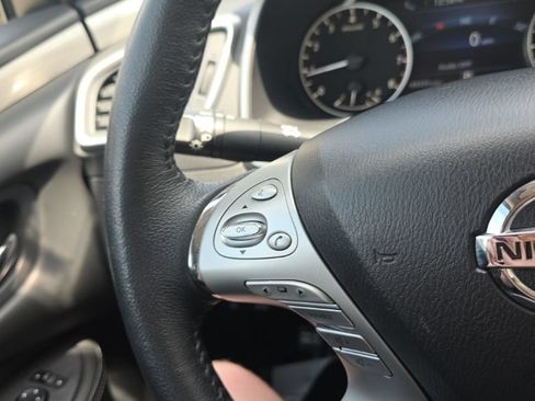 Used 2018 Nissan Murano SV AWD/4WD image 25