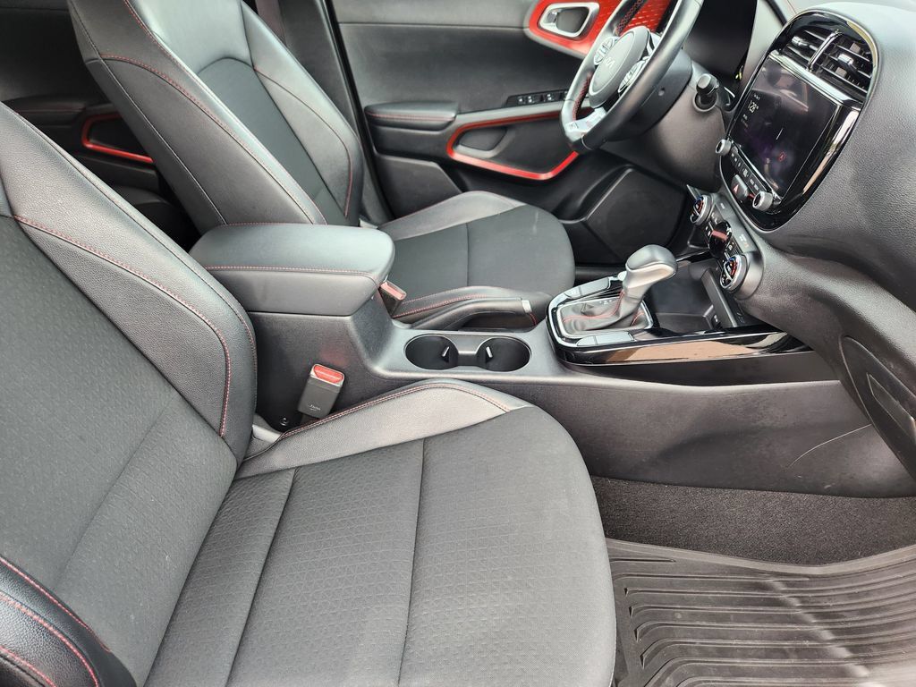Certified 2024 Kia Soul GT-Line FWD image 13