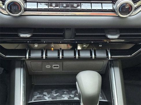 New 2026 GMC Canyon Elevation w/ Convenience Package image 14