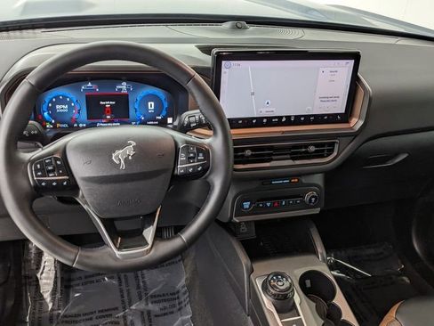 Certified 2025 Ford Bronco Sport Outer Banks w/ Outer Banks Tech Package+ AWD/4WD image 3