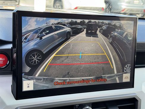 Used 2024 Toyota Tacoma TRD Off-Road image 4